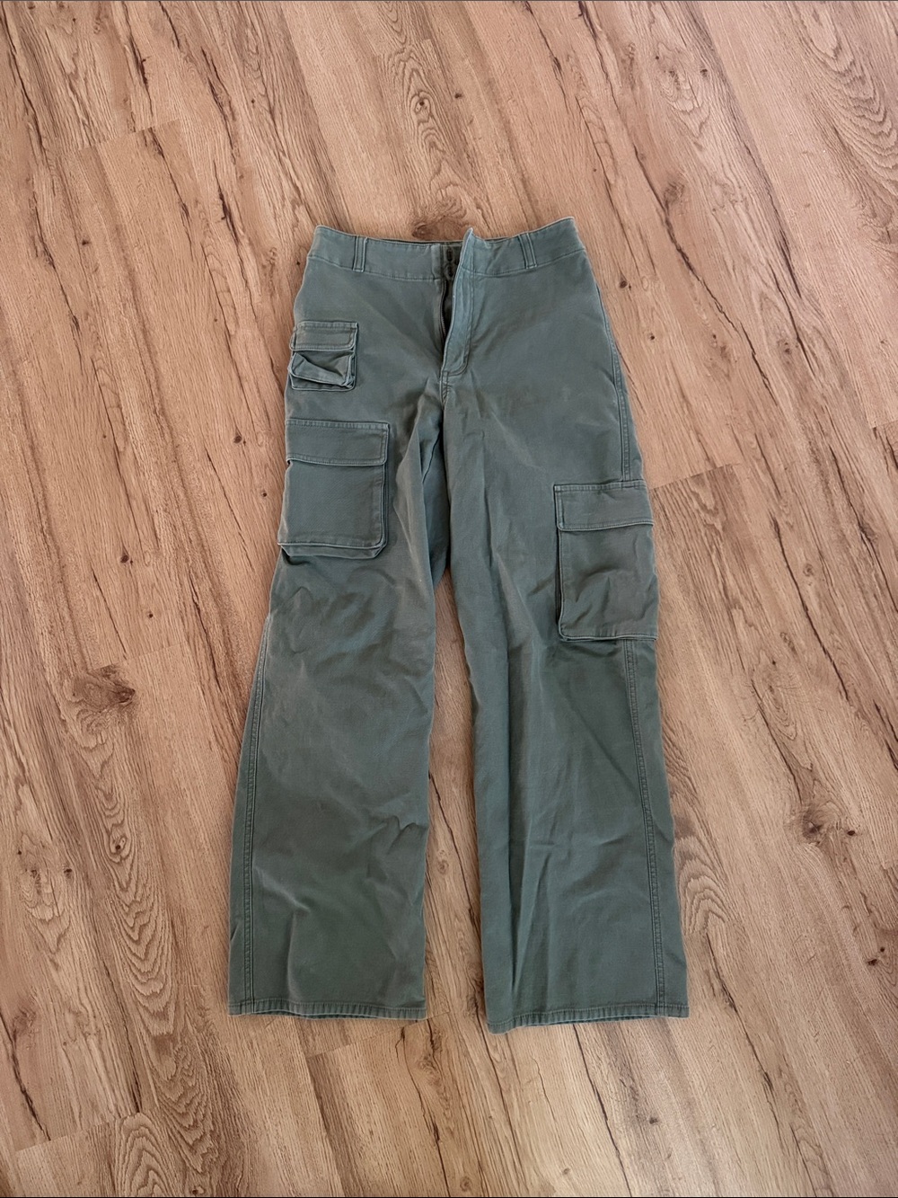 Aritzia Women’s Cargo Pants High waisted